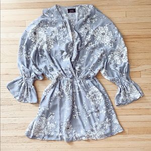 Vici long sleeve fall blue floral dress XS